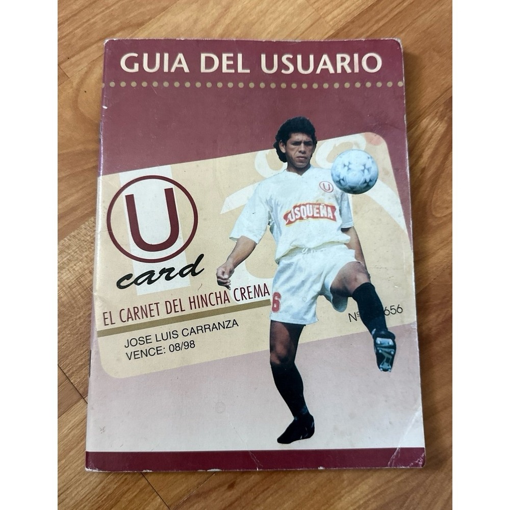 vintage Universitario de Deportes "U Card" user guide featuring Jose Luis Carran